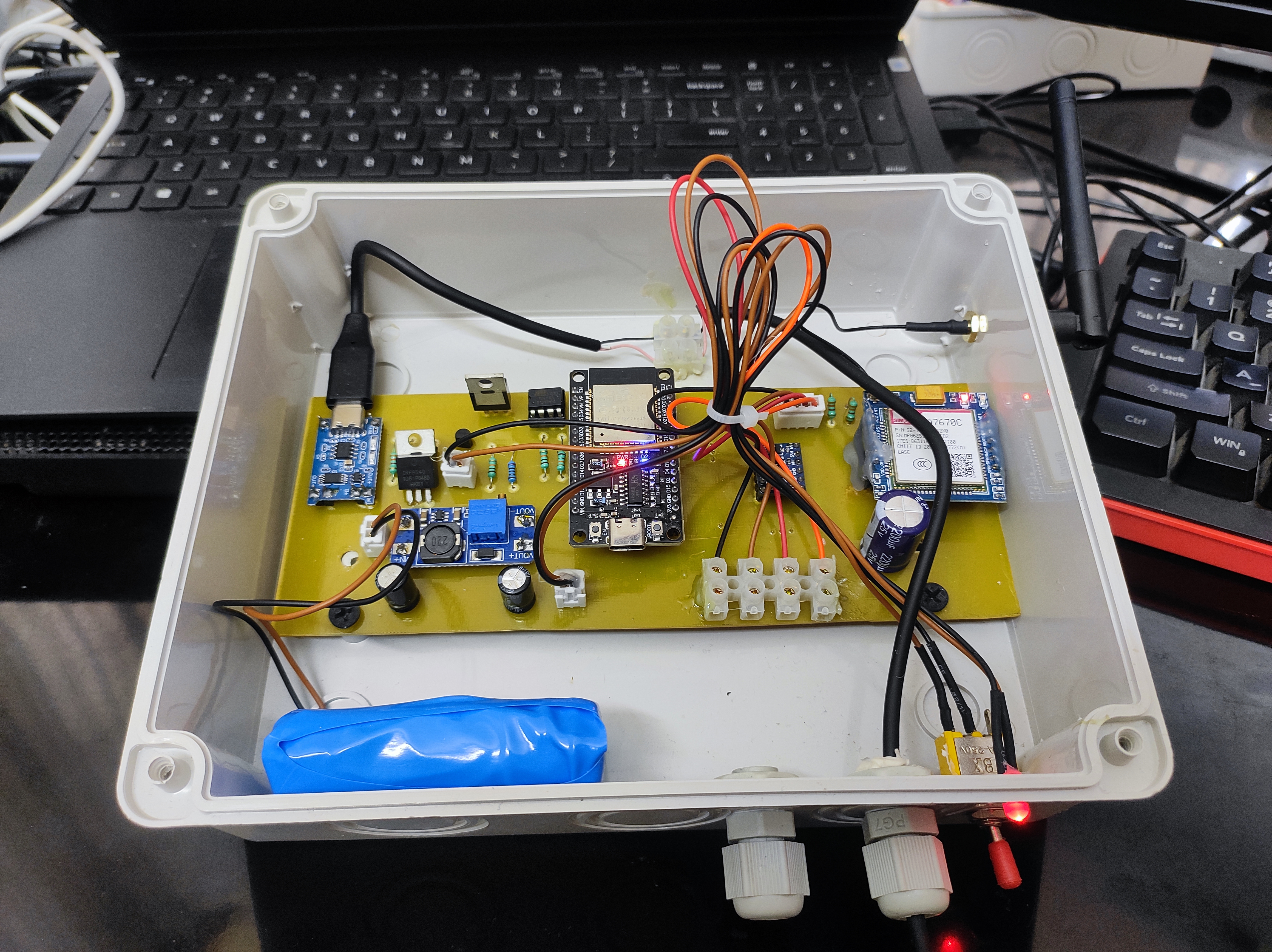 Compact VayuCast ESP32 microclimate monitoring device.